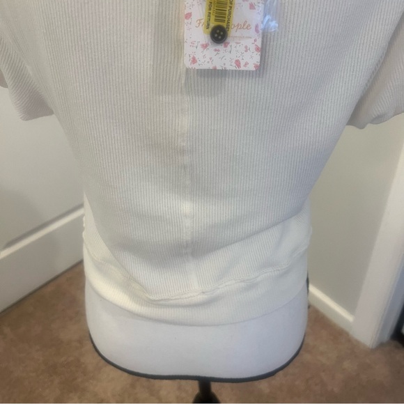 We the free cropped cream colored top. Size medium.  NWT - Picture 5 of 8